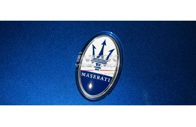 Maserati Amblem Arka Krom Lacivert Çizgili 670214591